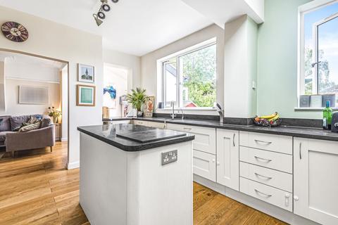 64 West Common Road, Bromley, BR2 7BX
