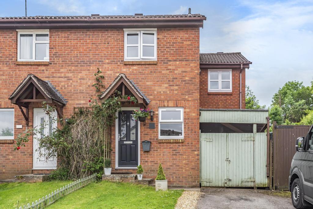 St. Peters Gardens, Wrecclesham... 3 bed semidetached house £399,950