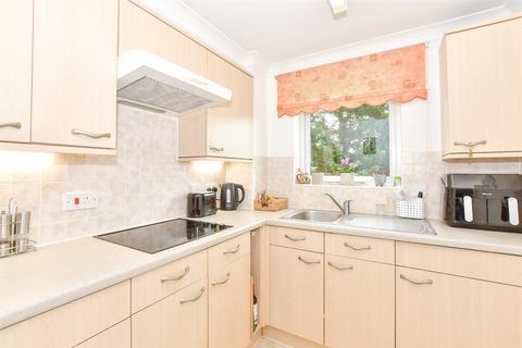 1 bedroom flat for sale, Hadlow Road, Tonbridge, Kent