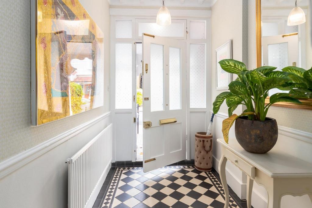 Old Deer Park Gardens, Richmond, TW9 5 bed semidetached house £1,975,000