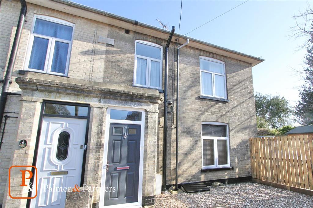 Fairfield Hill, Stowmarket 3 bed semidetached house £300,000