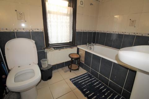 4 bedroom terraced house to rent, Chester Road, London, E7