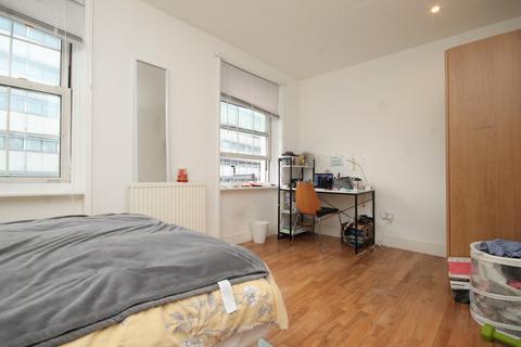 3 bedroom flat to rent, Camden Road, Camden Town, NW1