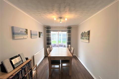 69 Alexandra Road, Rayleigh, SS6 8HT