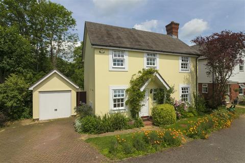 3 Carmel Close, Chartham, Canterbury, CT4 7PW