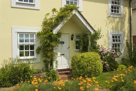3 Carmel Close, Chartham, Canterbury, CT4 7PW