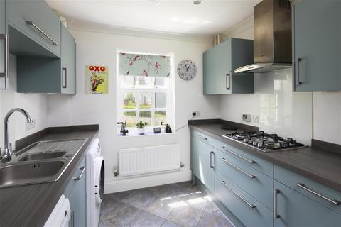 3 Carmel Close, Chartham, Canterbury, CT4 7PW