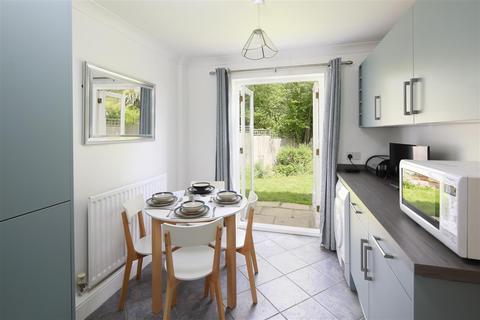 3 Carmel Close, Chartham, Canterbury, CT4 7PW