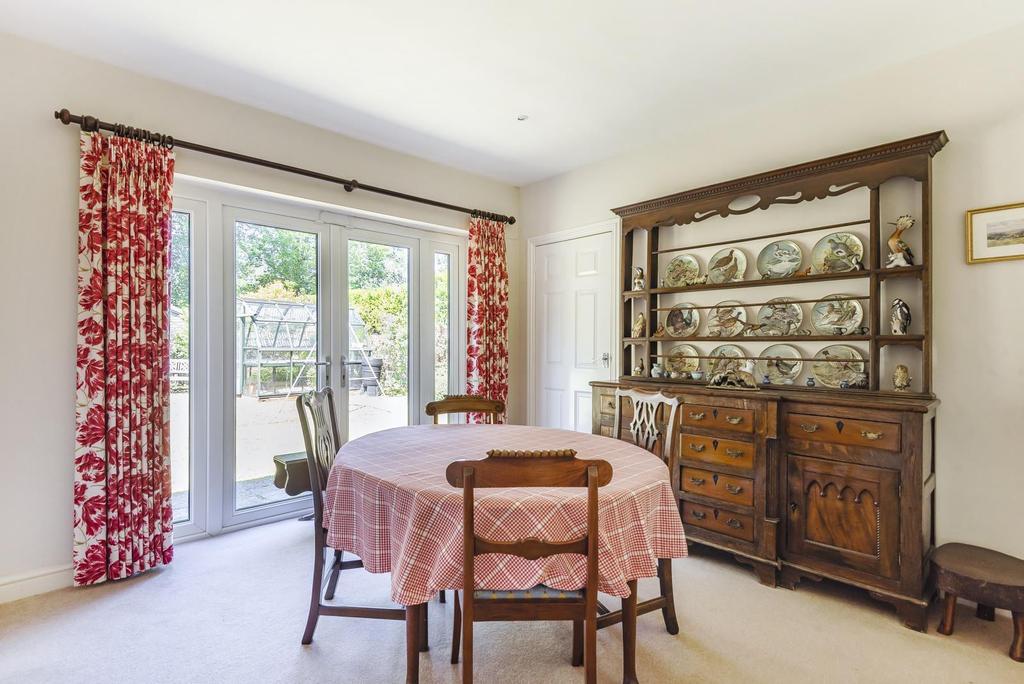 Oxted Green, Milford, Godalming, GU8 4 bed detached house £800,000