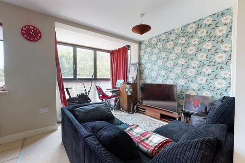44 Clarence Row, Gravesend, DA12 1HJ