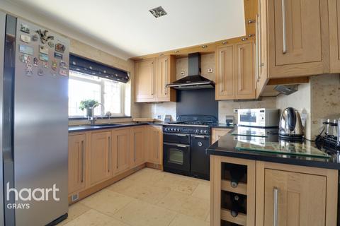 20 Crescent Avenue, Grays, RM17 6AZ