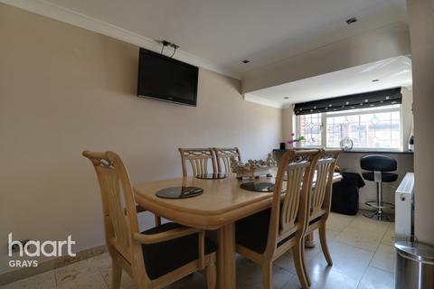 20 Crescent Avenue, Grays, RM17 6AZ