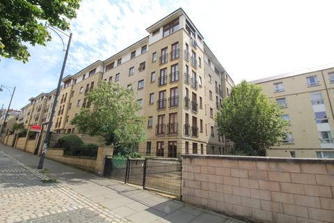 3 bedroom flat to rent, High Riggs, Edinburgh, EH3