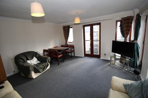 3 bedroom flat to rent, High Riggs, Edinburgh, EH3