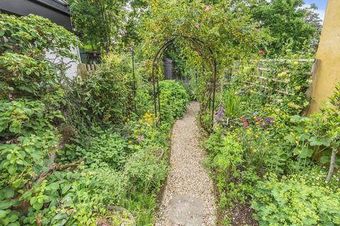 2, Rose Cottages Chichester Road, Midhurst, GU29 9PF