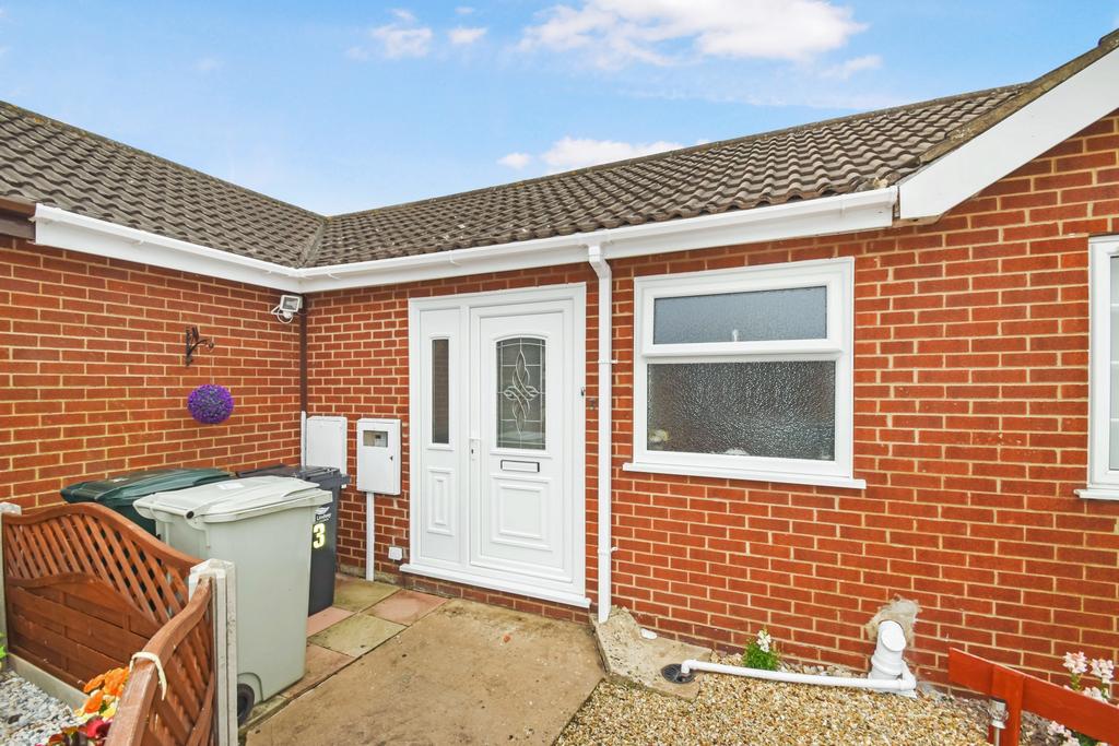 Scotts Close, Skegness, PE25 1 bed terraced house £127,500