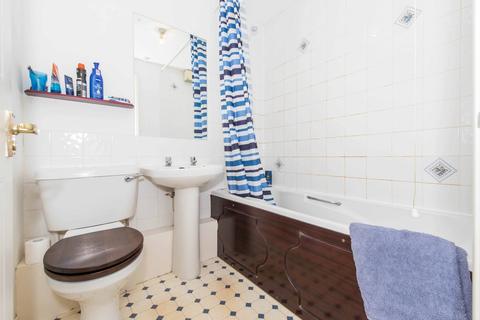74 Caraway Place, Wallington, SM6 7AG