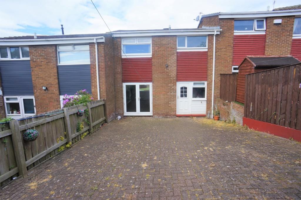 Eastfields, Stanley, Co. Durham 3 bed terraced house £625 pcm (£144 pw)