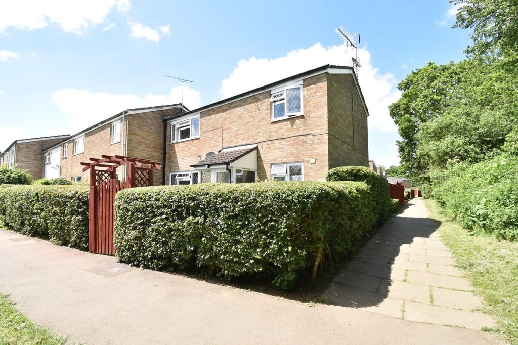 Ascot Crescent, Stevenage 3 bed end of terrace house £350,000