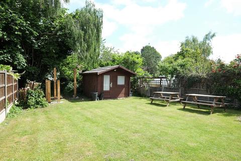 19 Priorsford Avenue, Orpington, BR5 2EN
