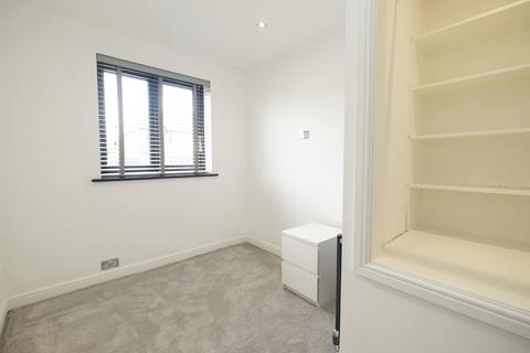 19 Priorsford Avenue, Orpington, BR5 2EN