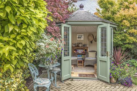 1 Hardie Close, Tetbury, GL8 8FA