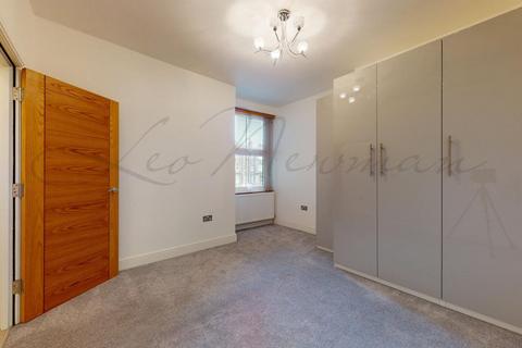 2 bedroom flat to rent, Talgarth Road, West Kensington, W14