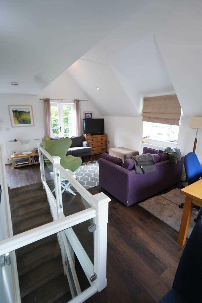 King Henrys Road, Lewes 2 bed detached house £725,000