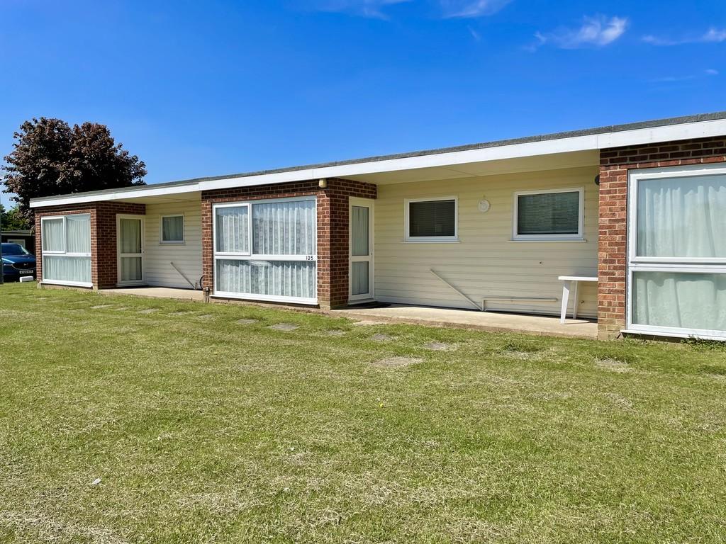 Newport Road, Hemsby 3 bed chalet for sale £39,500