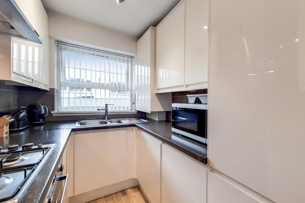 Apartment in London, Westbourne Green, Bayswater - More