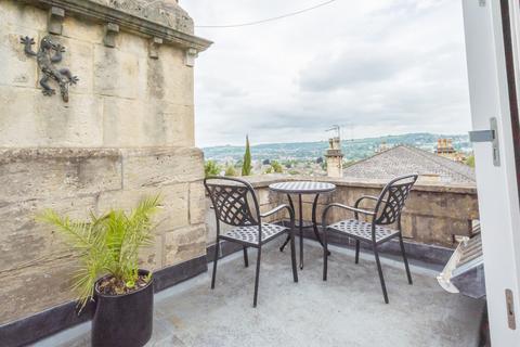 6 bedroom terraced house to rent, St. Lukes Road, Bath - Family House