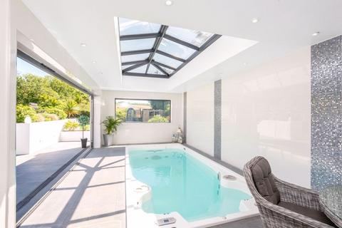 82 Hill Crescent, Bexley, DA5 2DB