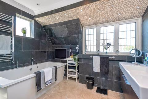 82 Hill Crescent, Bexley, DA5 2DB