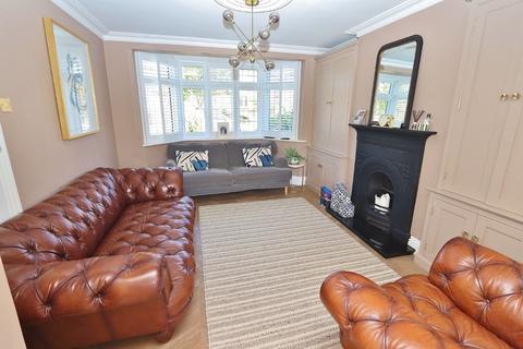 46 Helmsdale Road, Romford, RM1 4DN
