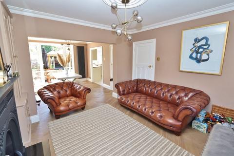 46 Helmsdale Road, Romford, RM1 4DN