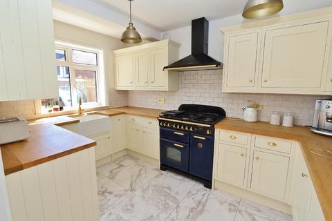 46 Helmsdale Road, Romford, RM1 4DN