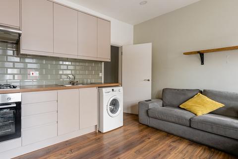 2 bedroom flat to rent - Wightman Road, London