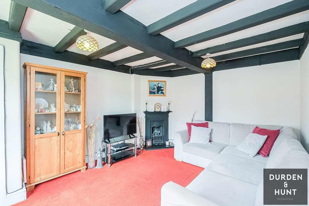 Moreton Road, Ongar 3 bed semidetached house £450,000