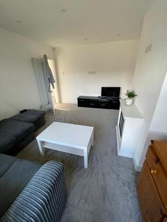 2 bedroom maisonette to rent, High Road, Leavesden, Watford, Hertfordshire, WD25