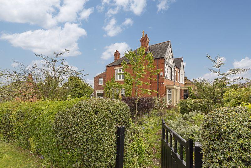 Elm Avenue, Whickham, Newcastle upon... 4 bed semidetached house £
