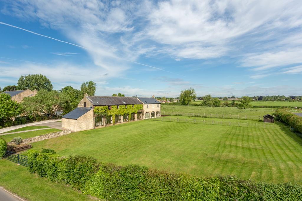 High Street, Clifford, Wetherby, LS23 5 bed detached house £1,025,000