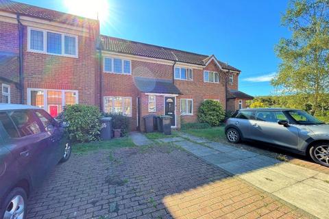 2 bedroom terraced house to rent, The Meadows, Flitwick, Bedfordshire, MK45 1XG