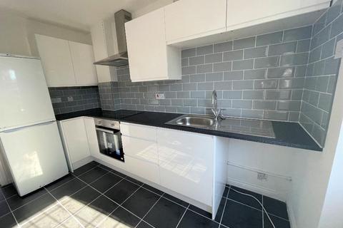 2 bedroom terraced house to rent, The Meadows, Flitwick, Bedfordshire, MK45 1XG