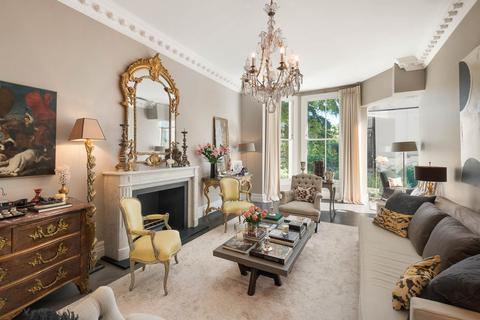 3 Berkeley Gardens, London, W8 4AP