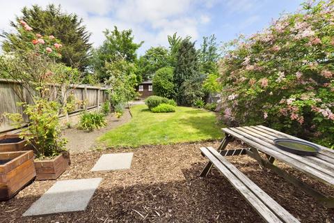 17 Stifford Road, Aveley, South Ockendon, RM15 4BS
