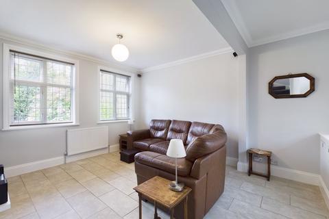 17 Stifford Road, Aveley, South Ockendon, RM15 4BS
