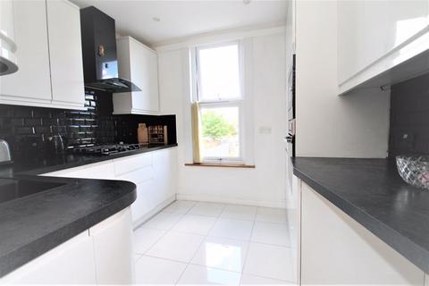 39a Welldon Crescent, Harrow, HA1 1QP