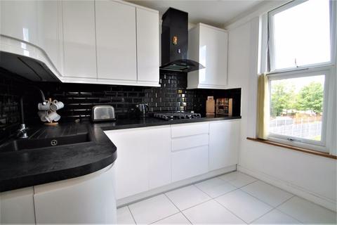 39a Welldon Crescent, Harrow, HA1 1QP