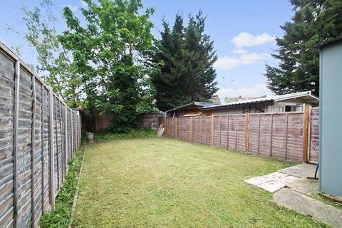 39a Welldon Crescent, Harrow, HA1 1QP