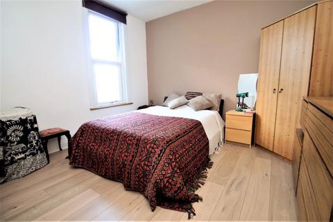 39a Welldon Crescent, Harrow, HA1 1QP